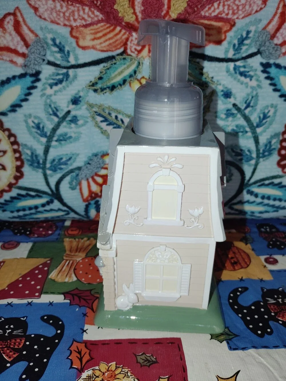 Bath & Body Works House Cottage 🏠 Shaped Soap Pump Dispenser